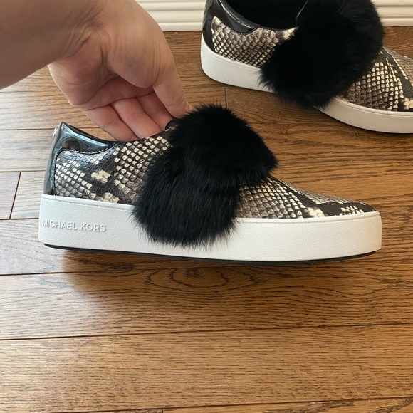 Michael Kors Maven Embossed Snakeskin Print Leather and Rabbit Fur Sneak… - Picture 3 of 13